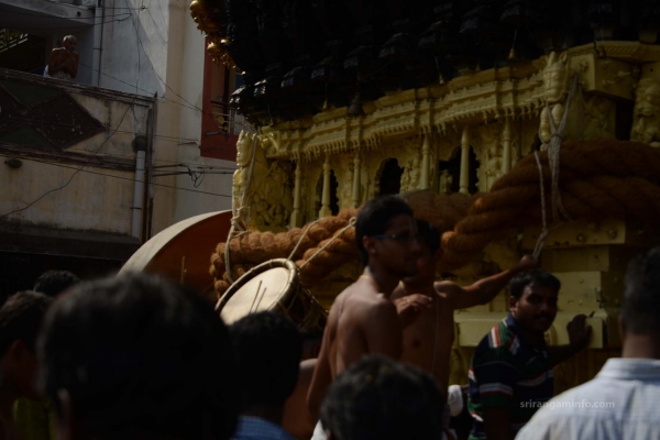 team of chithirai ther